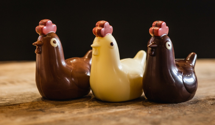 Décore ta poule en chocolat blanc - Cristal Centre